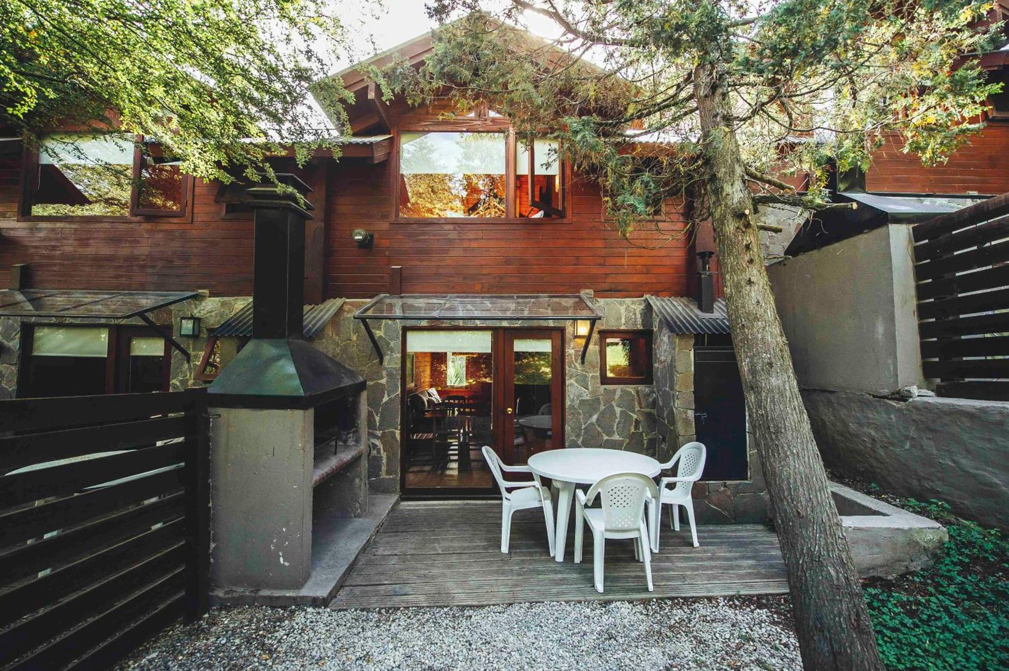 Aparthotel Arbolar, Casas De Montana- Piscina Climatizada à Villa La Angostura Extérieur photo