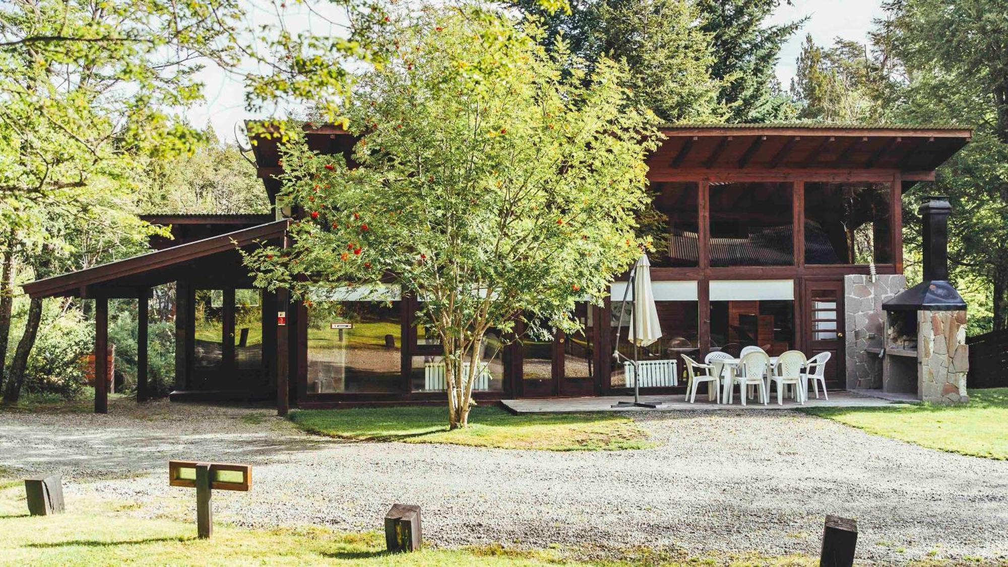 Aparthotel Arbolar, Casas De Montana- Piscina Climatizada à Villa La Angostura Extérieur photo